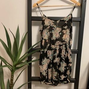 (20% off 3+!) Lovely Day - Floral romper - Small